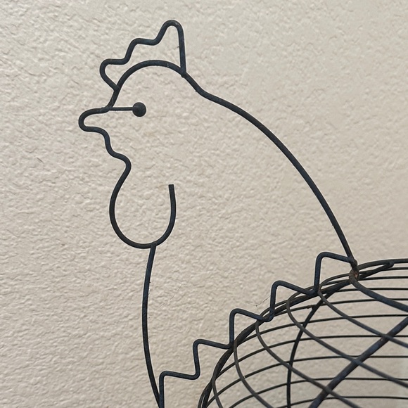 Vintage Wire Chicken Basket - Picture 3 of 4